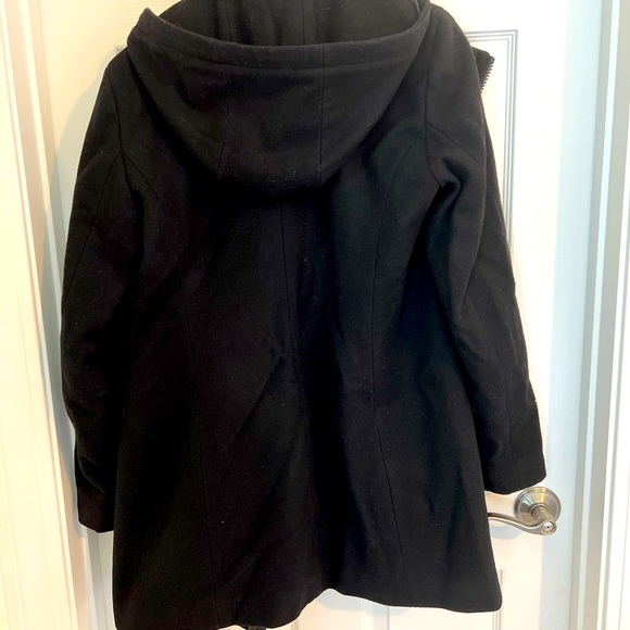 Black winter coat by Calvin Klein in medium size in a good condition - Picture 2 of 2